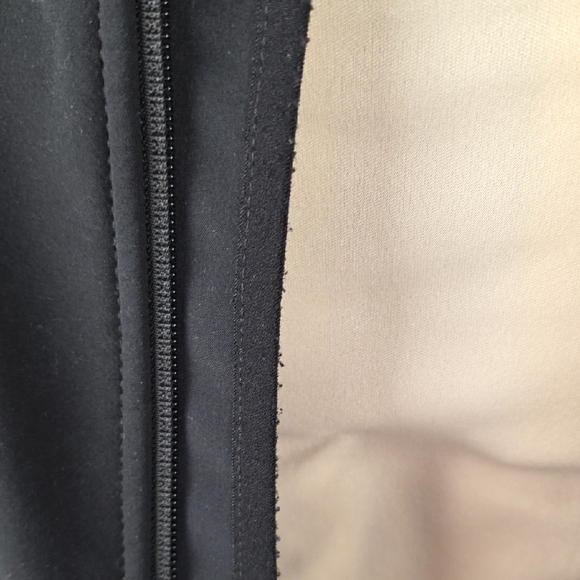 The North Face Black Softshell Jacket – Men’s S/P - Picture 8 of 10